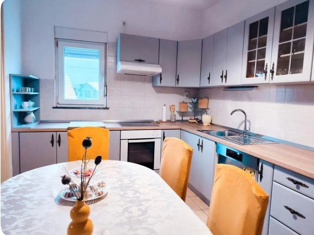 Tatil Evi Apartment Jardin With Free Cowered Parking Zadar Hırvatistan
