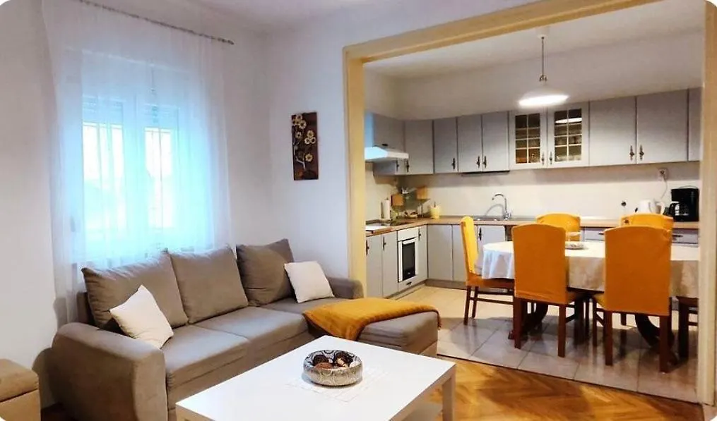 Casa de Férias Apartment Jardin With Free Cowered Parking Zadar